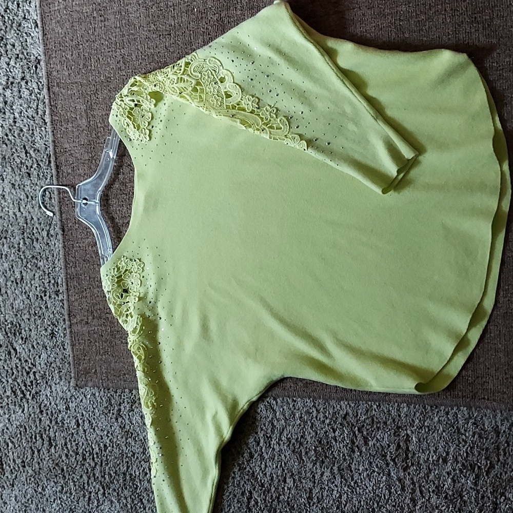 Ladies dolman sleeve top